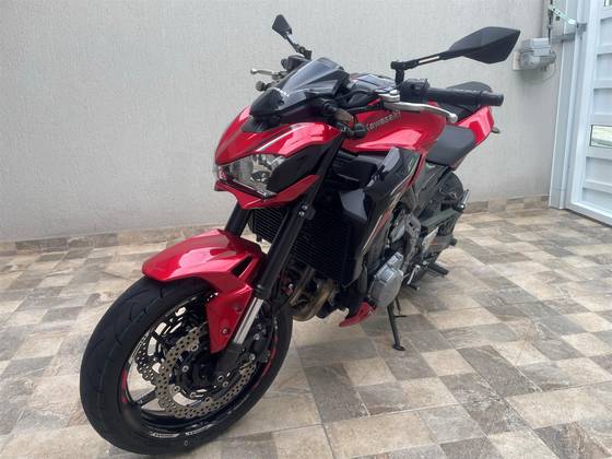 KAWASAKI Z900 KAWASAKI Z900